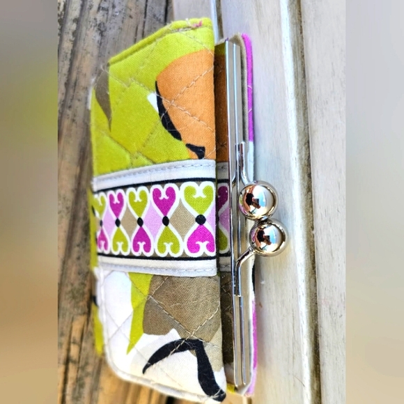 VERA BRADLEY  KISS LOCK WALLET - Picture 4 of 5